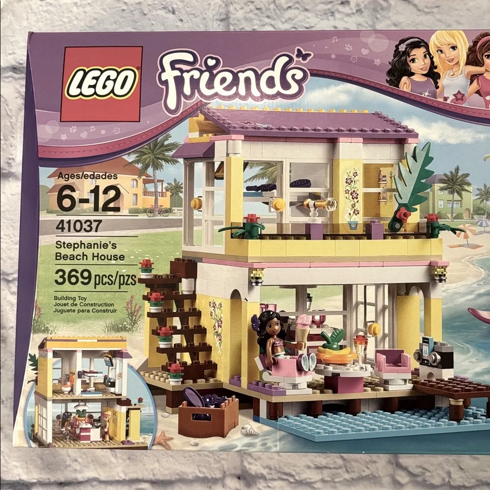 LEGO Friends 41037 Stephanie’s Beach House Retired Set 369 Pieces NIB New Sealed